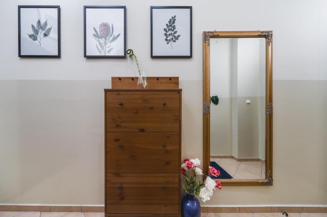 2 Bedroom Apartment Next To The Main Railway Station - By Upstairs Krakow Exterior photo
